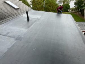 Flat rubber roofing